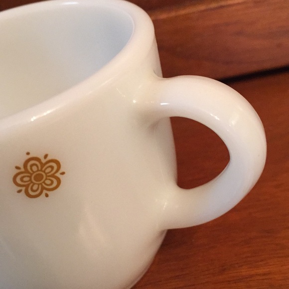 Vintage Pyrex Milk Glass Gold Butterfly Creamer - Picture 6 of 6